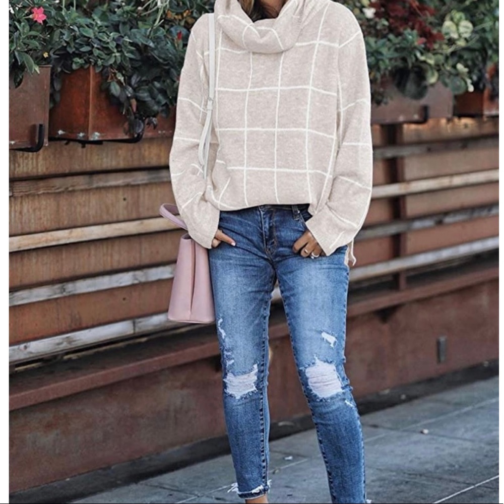 Apricot & white pullover sweater
